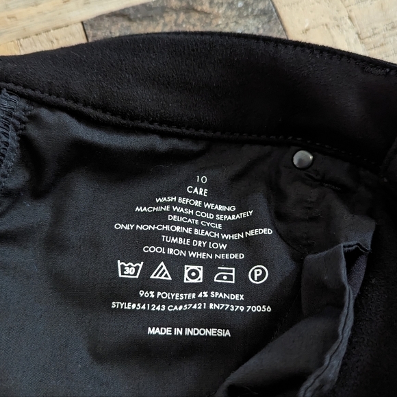 ANN Taylor Super Soft Black Pants - Picture 4 of 5